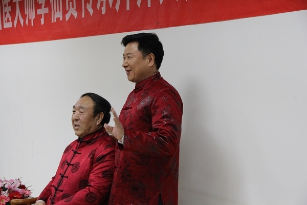 携卷登山唱 流韵壮豪情